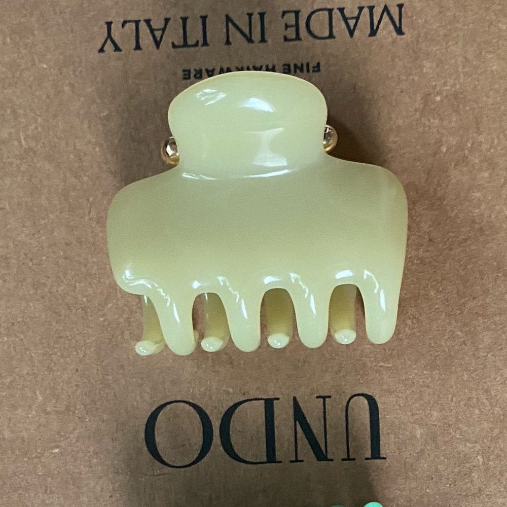 Undo Hairware Avocado Claw Clip